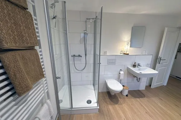  Lassen Hof Ferienwohnung 04 Froschteich