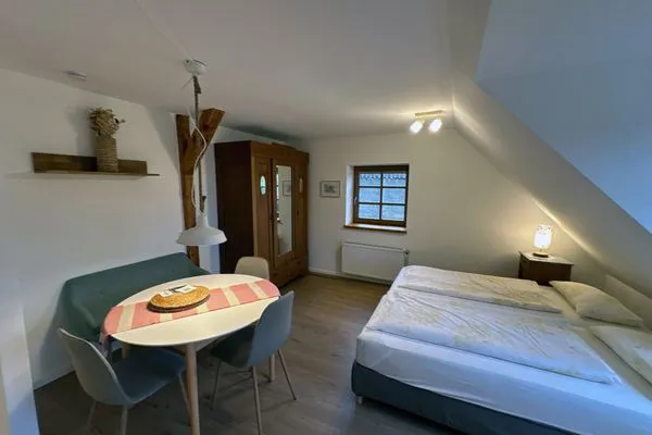  Lassen Hof Ferienwohnung 04 Froschteich