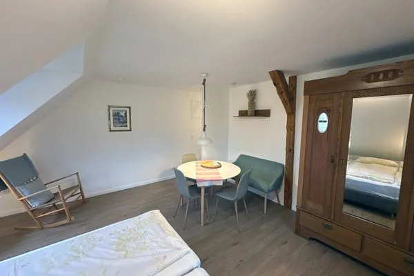  Lassen Hof Ferienwohnung 04 Froschteich