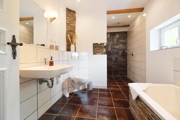 Badezimmer  Ferienwohnung Villa Wagersrott