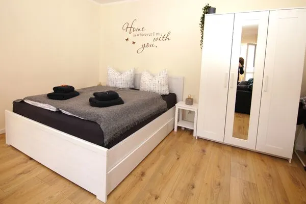 Bett  Friedrichs Stübchen *modern*Innenstadt*Stellplatz*