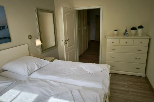 Schlafzimmer  Ostseeblick 05