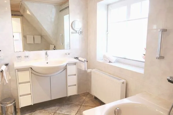 Badezimmer  Gorch-Fock-Str. 1, OG