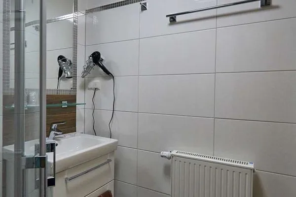 Badezimmer  App. 10 mit Terrasse, Privatstrand