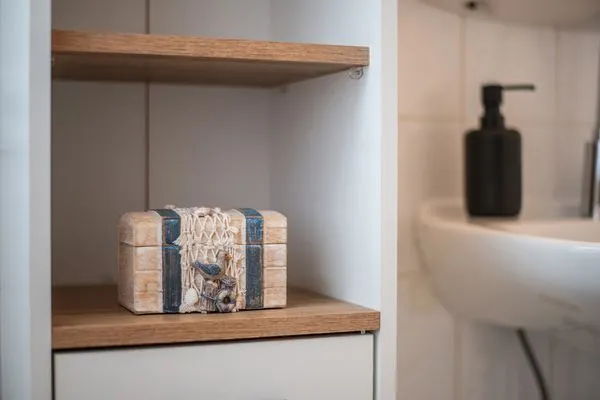 Badezimmer  Meerhafen - mit eigenem Strandkorb im Herzen vom Niendorfer Hafen