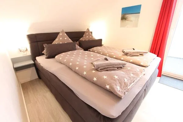   Möwenweg 2b - Nr. 8 Mantelmöwe