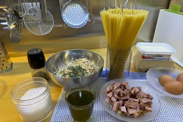 Zubereitung Rezept Maniatiki Makaronada-Tsouchti