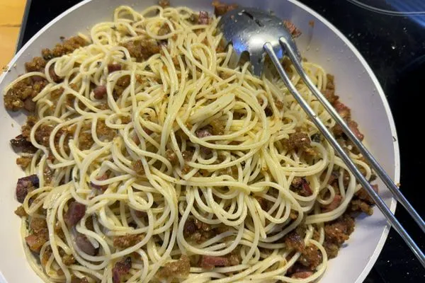 Zubereitung Rezept Maniatiki Makaronada-Tsouchti