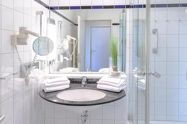 Ferienwohnung Albatros Aparthotel Zingst - Badezimmer  Albatros