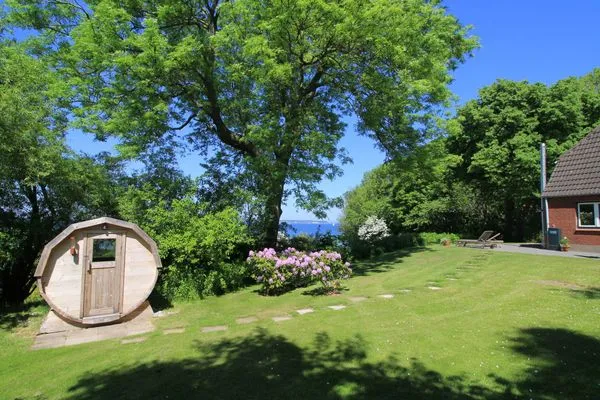 Garten mit Meerblick und FassSauna  Strandhaus am Mühlendamm