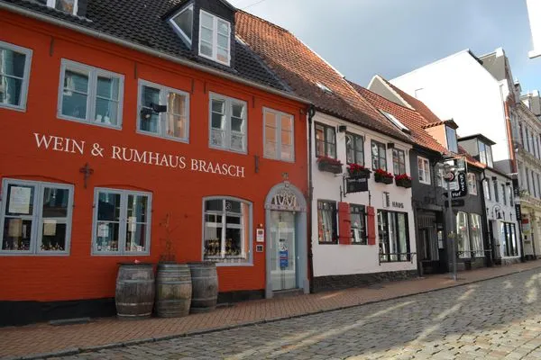 Ausflugstipp in Flensburg: Rote Straße  Villa Rosa