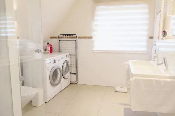 Badezimmer  Nordhedig 9, DG