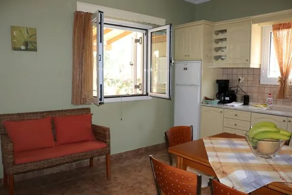 Küche / Küchenzeile  Jasmin Skidi