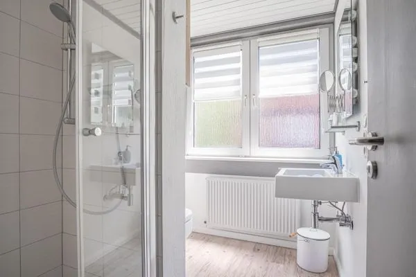 Badezimmer  Ferienwohnung Deich & Chill Pellworm