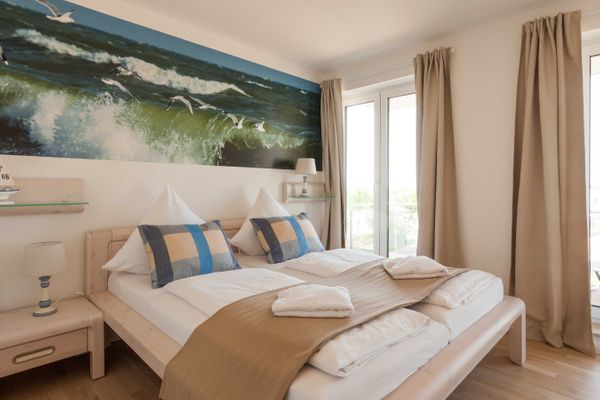 Schlafzimmer 1