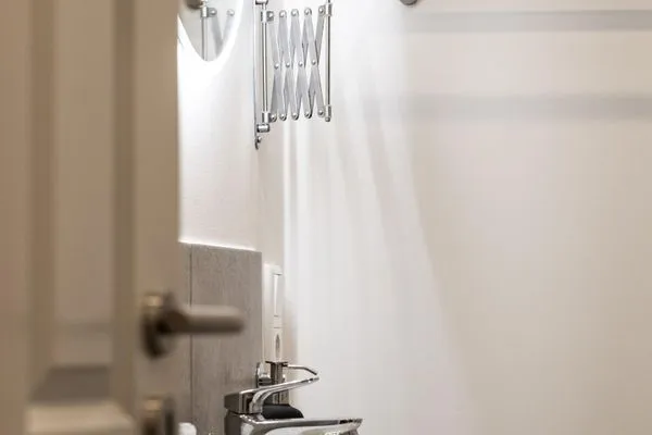 Badezimmer  Ferienwohnung Pellwormer Küstenkind