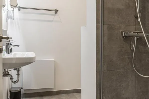 Badezimmer  Ferienwohnung Pellwormer Küstenkind