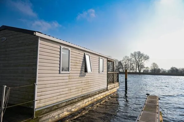 Hauptansicht Ferienpark Süderstapel - Hausboot 1 Hundefreundlich
