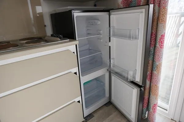 Küche / Küchenzeile Ferienpark Süderstapel - Hausboot 1 Hundefreundlich