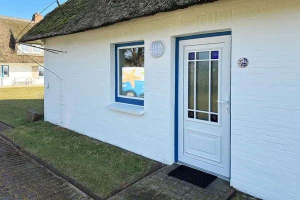 Fassade / Eingang Haus Bräätlun Ferienwohnung Bräätlun 2