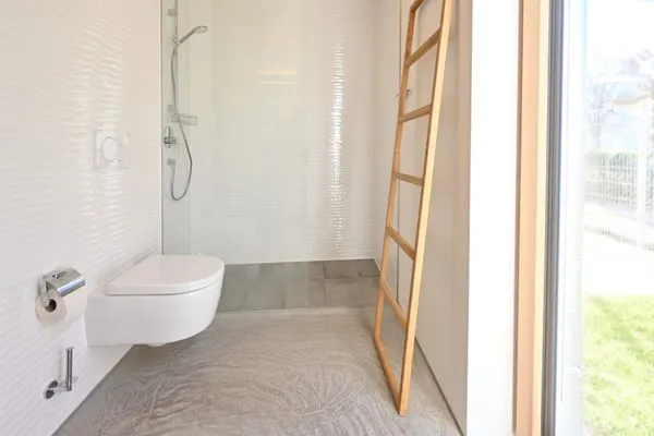  Ferienwohnung Halbinsel52 Wasserburg - Dusche im Badezimmer