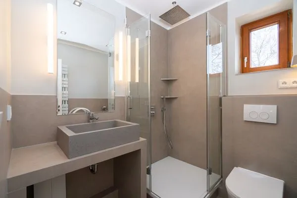 Frisch renoviertes Badezimmer mit Dusche  Ferienwohnung "Haus am Kurpark App. 11"