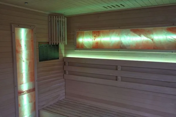 Wohlfühlmomente: Sauna mit Farbwechsel  Ferienapartment Zur guten Quelle