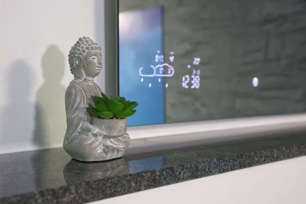 Digitaler Spiegel mit Temperaturanzeige  Ferienapartment Zur guten Quelle