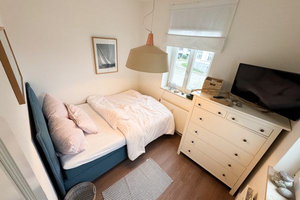 Schlafzimmer 1 mit Doppelbett