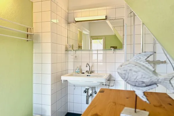  Ferienhaus am See Wasserburg - Badezimmer mit Dusche