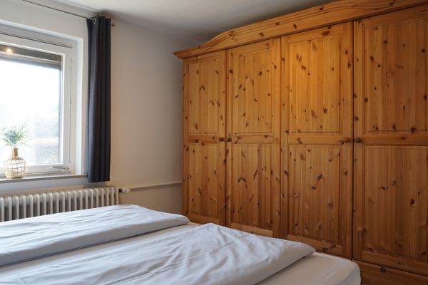  Huus Günter Tönning - Kleiderschrank