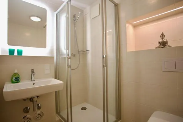Badezimmer mit Dusche Residenz am Strand Wohnung 2-28