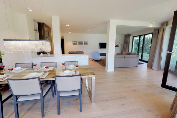 Luxusapartment nahe dem Strand – Erdgeschoss mit Terrasse und Sauna