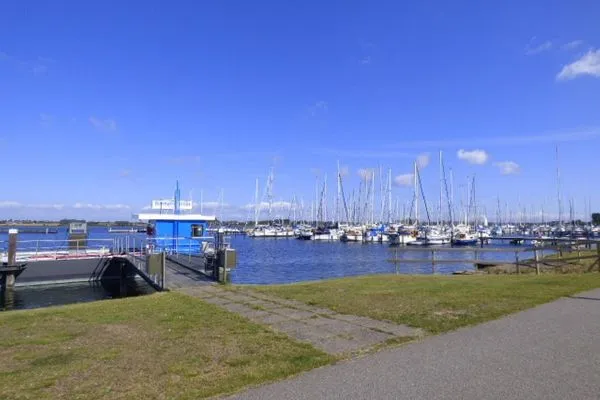 "Strandläufer"/Südstrand 2-110-9  "Strandläufer"/Südstrand 2-110