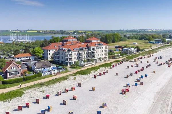 Strandburg "Aquamarin" 01.a-12  Strandburg "Aquamarin" 01.a
