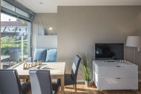 Strandburg "Tiefblau" 01.b-1  Strandburg "Tiefblau" 01.b