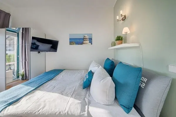 Strandburg "Tiefblau" 01.b-2  Strandburg "Tiefblau" 01.b