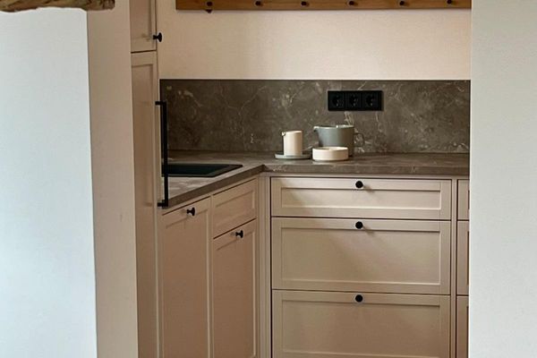  Fährmanns Hüs Wohnung Achterdeck Nebel - Küche / Küchenzeile