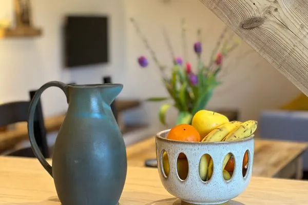 Dekoratives Detail  Raabennest - Bewusst genießen: Junges Wohnen im Alten Dorf