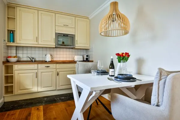 Küche / Küchenzeile  Kampstr. 9, W5, GB3