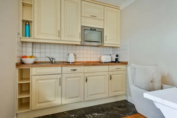 Küche / Küchenzeile  Kampstr. 9, W5, GB3