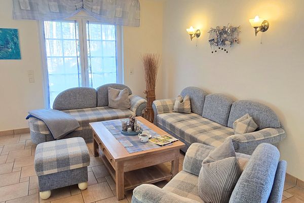  Ferienhaus Küstenzeit – Ihr Refugium in Trassenheide Trassenheide - Wohnzimmer