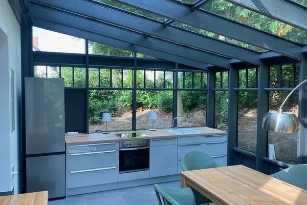 große Küche mit Essbereich  Villa Lohengrin