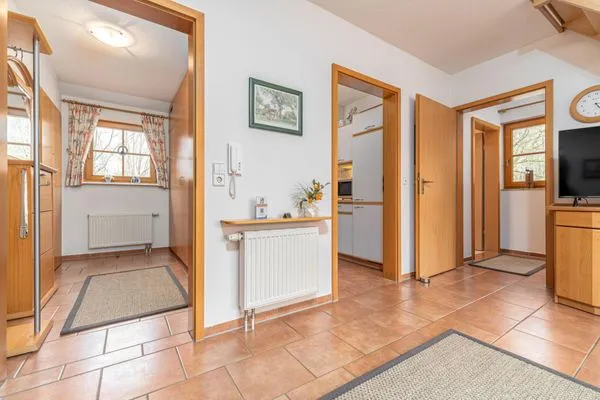 Blick in den Eingangsbereich Ferienpark Freesenbruch Wohnung 3.4 - Zum Zeesenboot