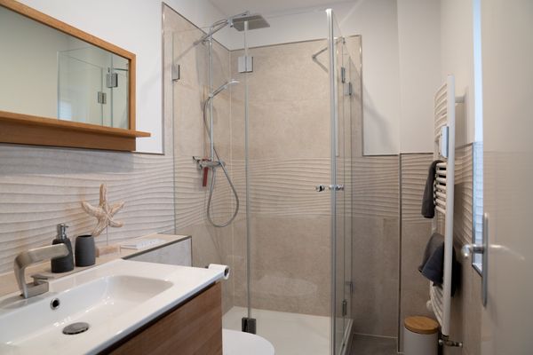  Neue Reihe 17 Wohnung Auszeit Zingst - Badezimmer