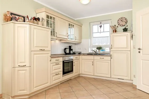 Küche / Küchenzeile Doppelhäuser Timmendorf Strand Haus Ruh di ut