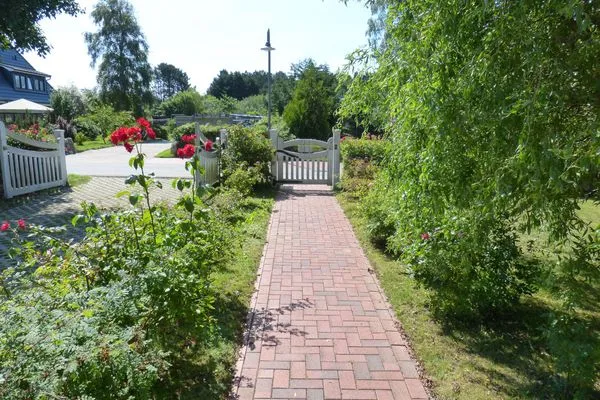 Friesenhaus Strandweg 8 in Süddorf auf Amrum Haus *Strandweg 8* Friesenhaushälfte *Backbord*
