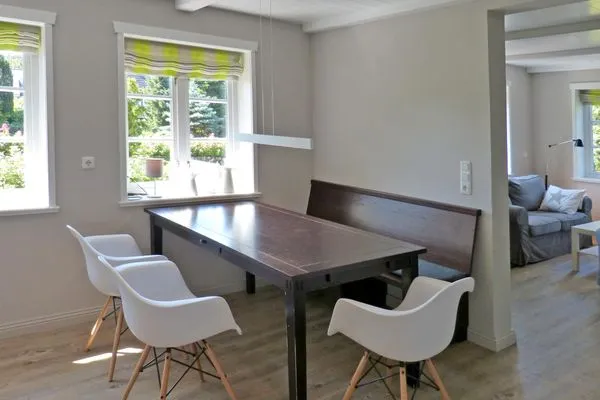 Küche im Ferienhaus Backbord in Süddorf auf Amrum Haus *Strandweg 8* Friesenhaushälfte *Backbord*