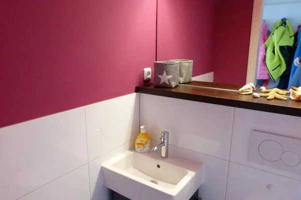 Gäste-WC im Ferienhaus Steuerbord in Süddorf auf Amrum Haus *Strandweg 8* Friesenhaushälfte *Steuerbord*