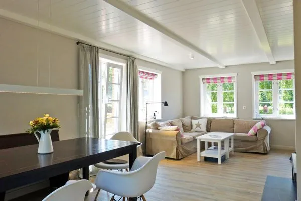 Wohnzimmer im Ferienhaus Steuerbord in Süddorf auf Amrum Haus *Strandweg 8* Friesenhaushälfte *Steuerbord*